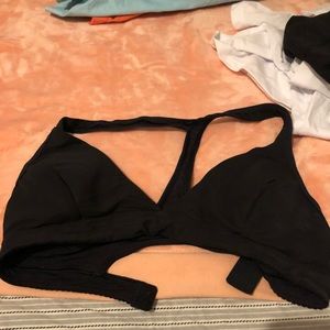 Black lululemon sports bra